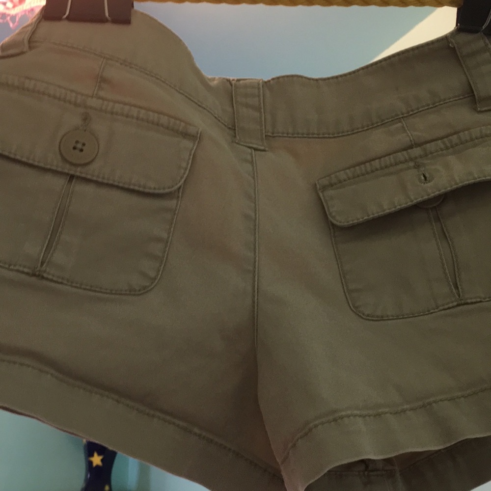 Shorts - Picture 2 of 3